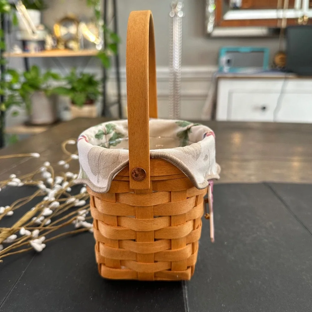 Longaberger 2002 Horizon of Hope Basket W/Plastic &‎ cloth Liner Hang Charm VTG